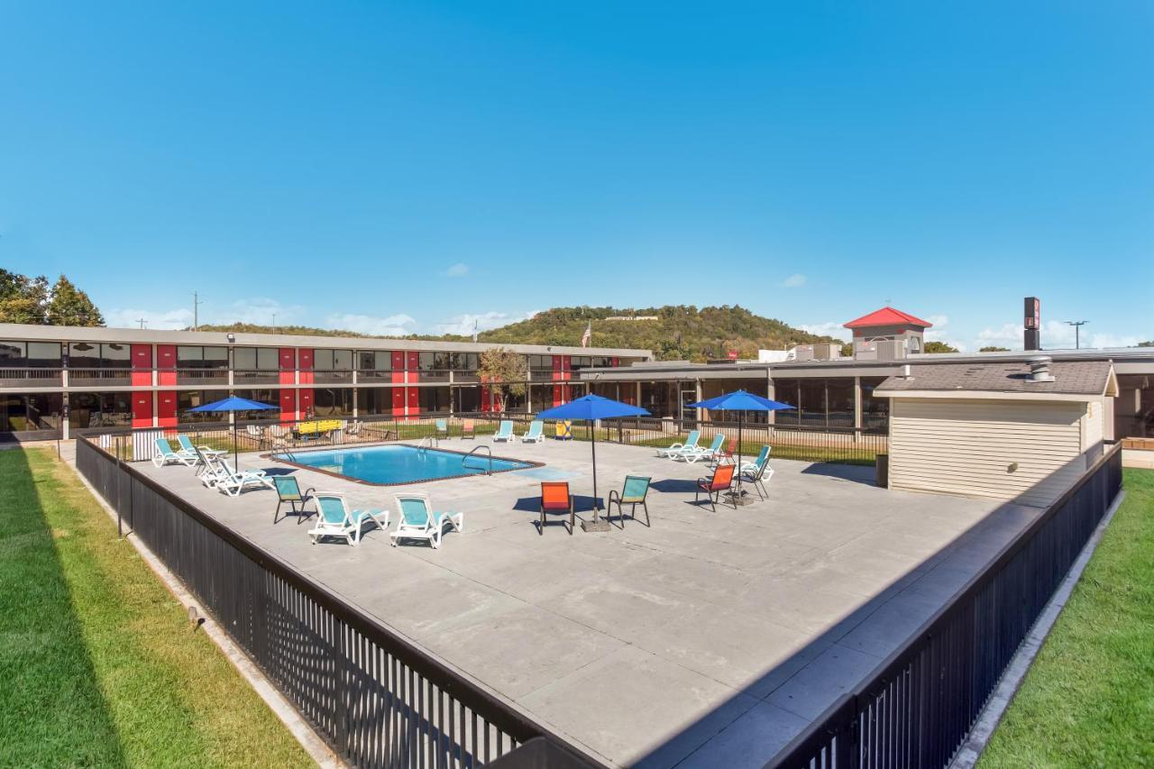 Econo Lodge Cave City Exteriör bild