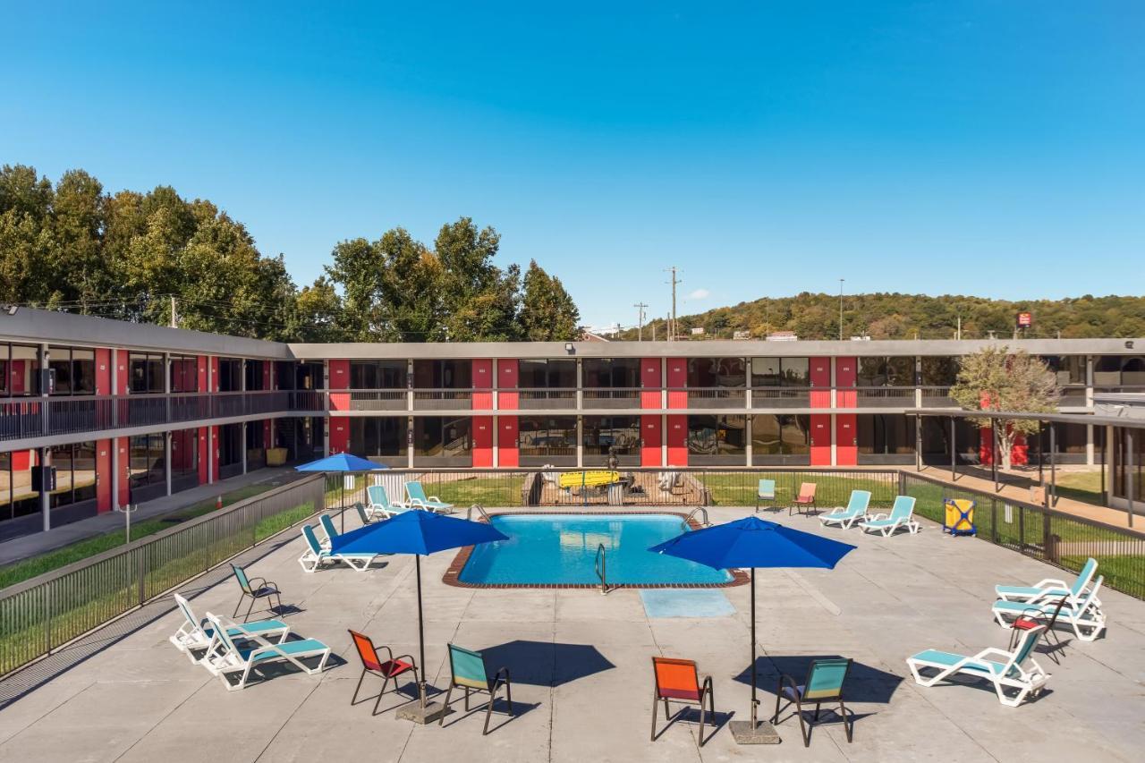 Econo Lodge Cave City Exteriör bild